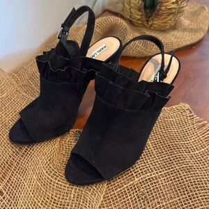Karl Lagerfeld Lanka Ruffled Suede sandals size 7.5